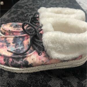 Women’s size 8 Hey Dude ankle booties